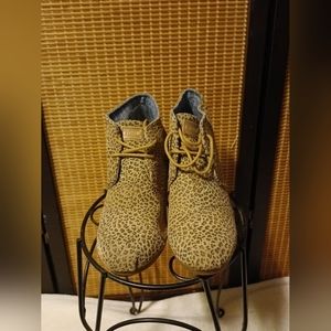 Toms cheetah suede booties